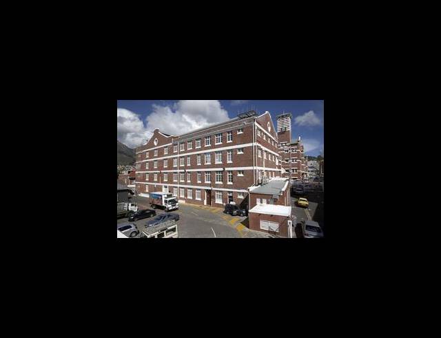 1,538M² OFFICE TO LET IN GARDENS